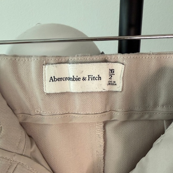 Abercrombie & Fitch Wide-Leg High-Rise Pants in Light Beige - Picture 3 of 5